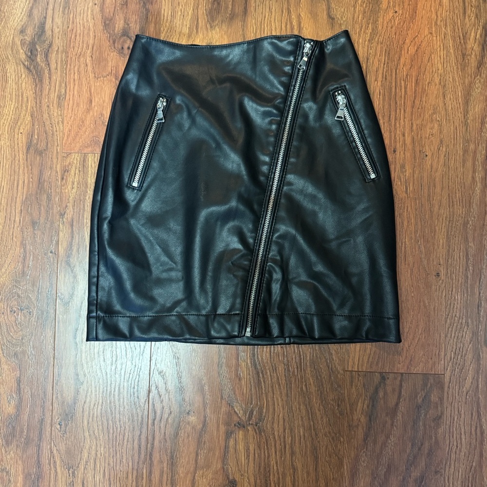 Express Black Faux Leather Mini Skirt Sz 00